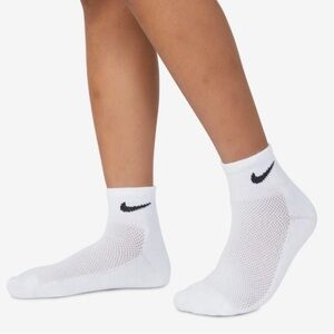 kids nike ankle socks white